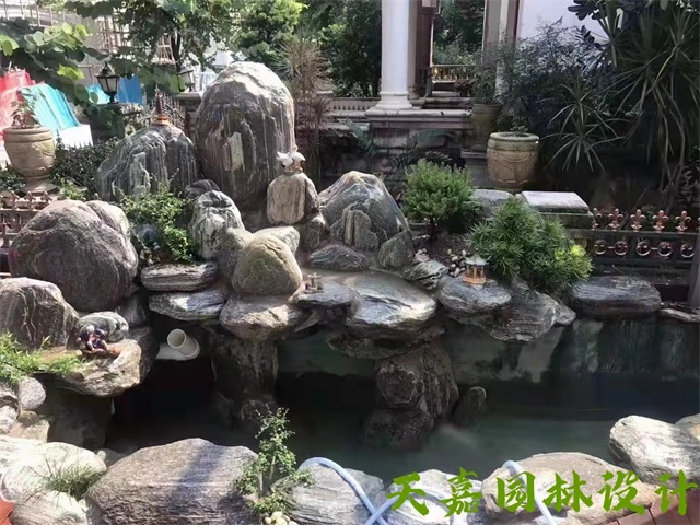 龙门小型庭院假山鱼池